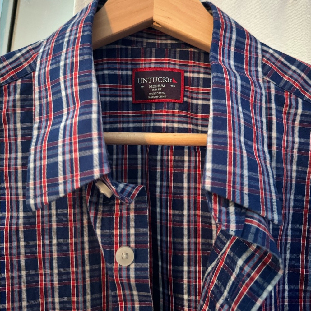 Untuckit plaid button down